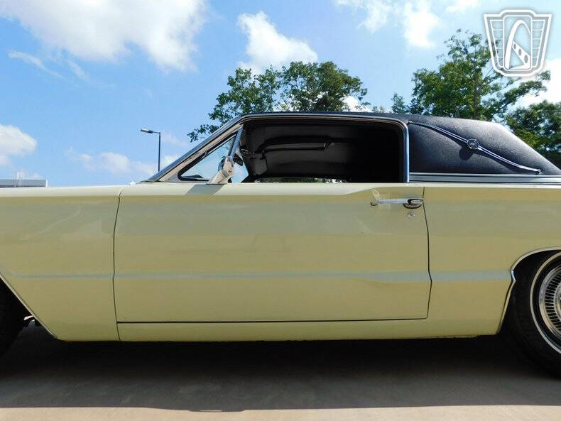1966 Ford Thunderbird