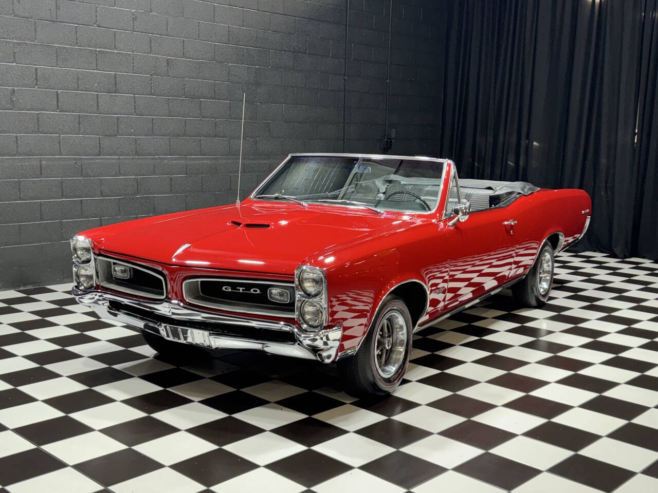 1966 Pontiac GTO 3