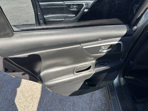 2017 Nissan Altima 2.5 SR