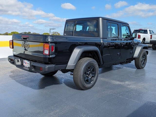 2026 Jeep Gladiator Sport