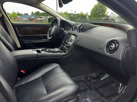 2014 Jaguar XJ