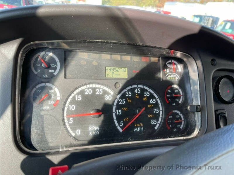 2015 Freightliner M2 106