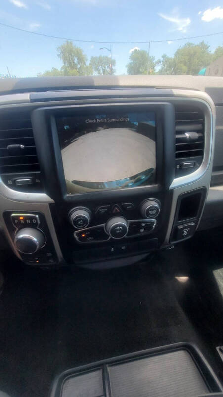 2016 RAM 1500 SLT