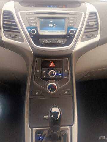 2014 Hyundai Elantra SE