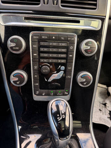 2016 Volvo XC60 T5 Platinum