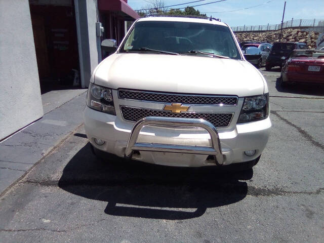 2013 Chevrolet Avalanche for sale at Pinnacle Auto Sales in New Bedford, MA