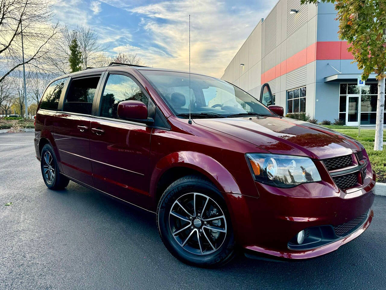 2017 Dodge Grand Caravan for sale at MISHA MASTER MOTORZ LLC in Portland, OR