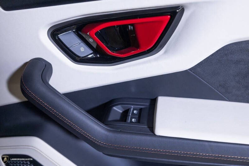 2024 Lamborghini Urus S