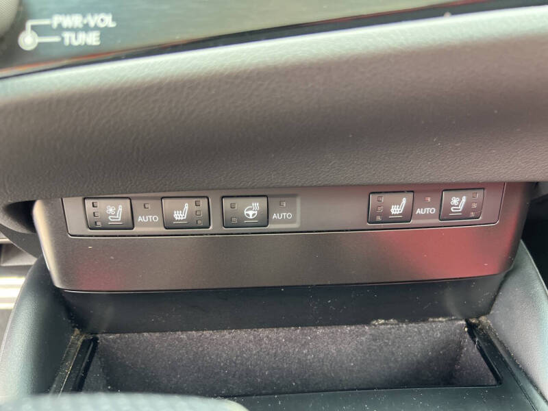 2023 Lexus ES 350 F SPORT Handling