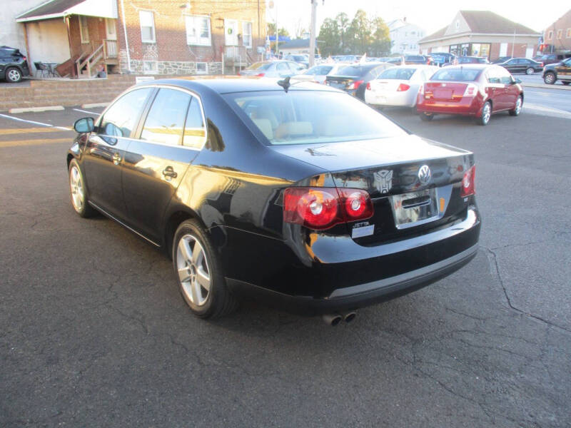 2009 Volkswagen Jetta SEL photo 4