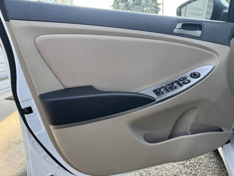 2017 Hyundai Accent Value Edition