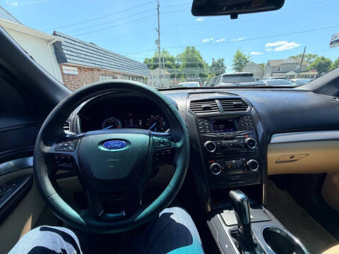 2016 Ford Explorer