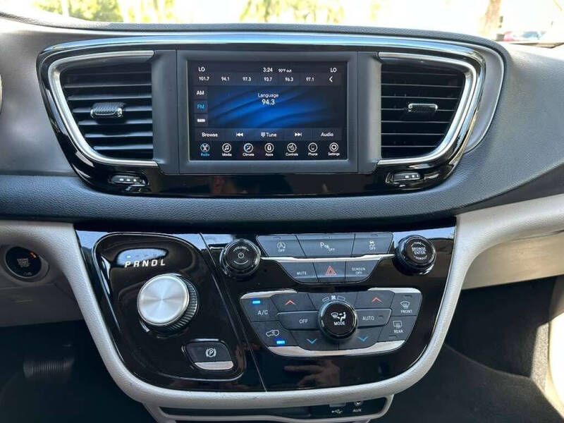 2020 Chrysler Pacifica Touring L