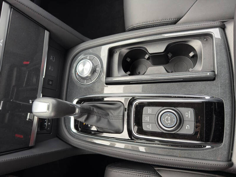 2024 Nissan Armada SV