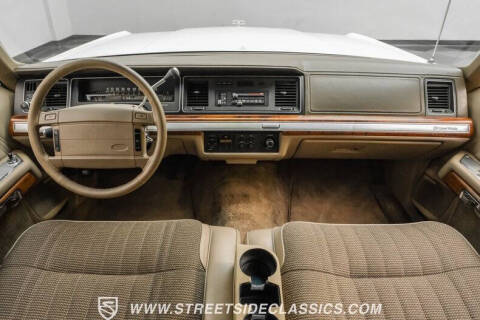 1990 Ford LTD Crown Victoria