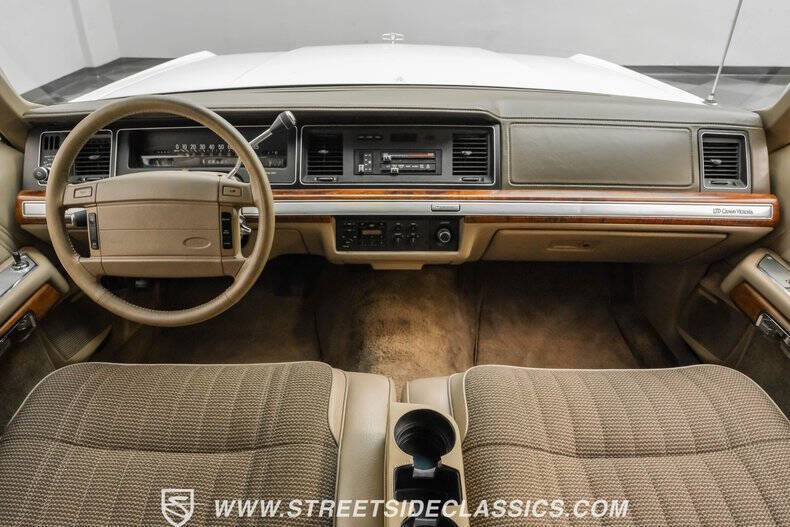 1990 Ford LTD Crown Victoria