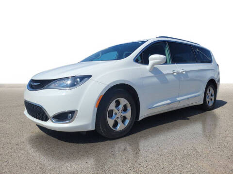 2017 Chrysler Pacifica Touring-L Plus