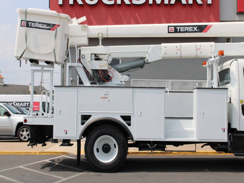 2015 Freightliner M2 106