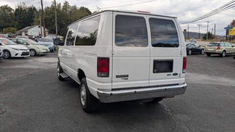 2011 Ford E-Series E-350 SD XLT