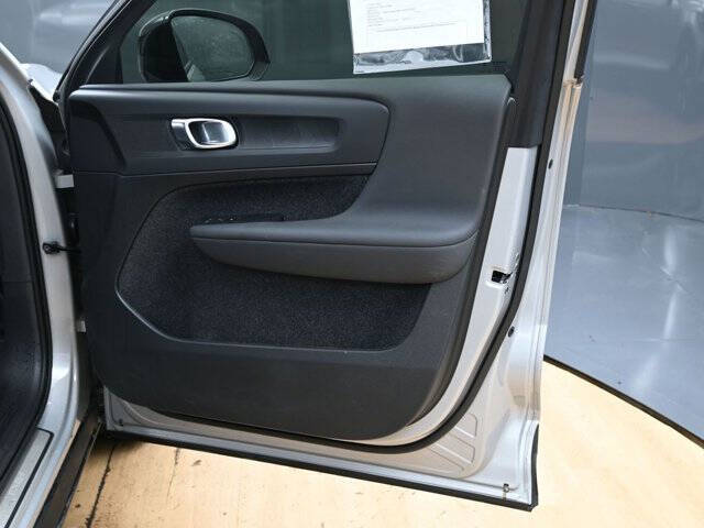 2025 Volvo EX40 Twin Core
