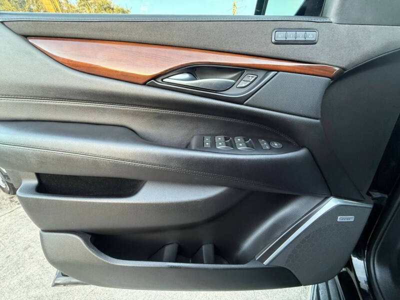 2018 Cadillac Escalade Luxury