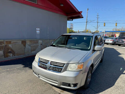 2009 Dodge Grand Caravan for sale at Drive Max Auto Sales in Warren MI