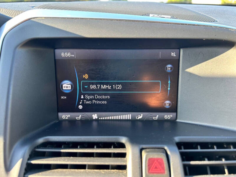 2015 Volvo XC60 T6 Platinum