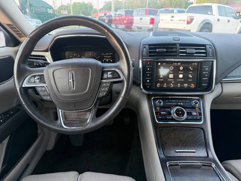 2019 Lincoln Continental Select