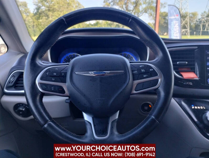 2017 Chrysler Pacifica Touring-L Plus