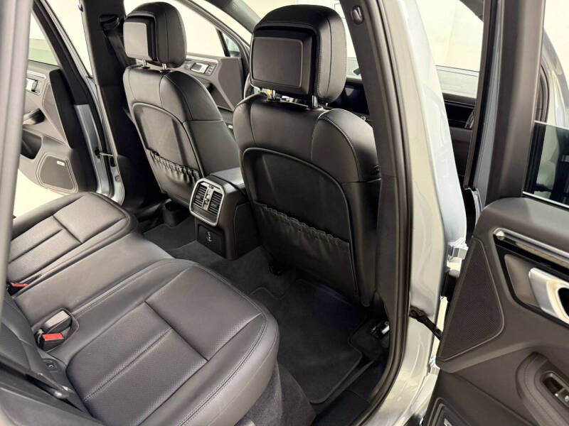 2020 Porsche Macan S