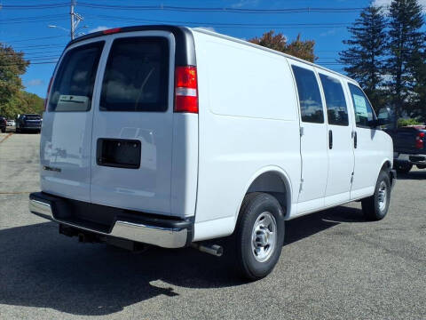 2025 Chevrolet Express 2500