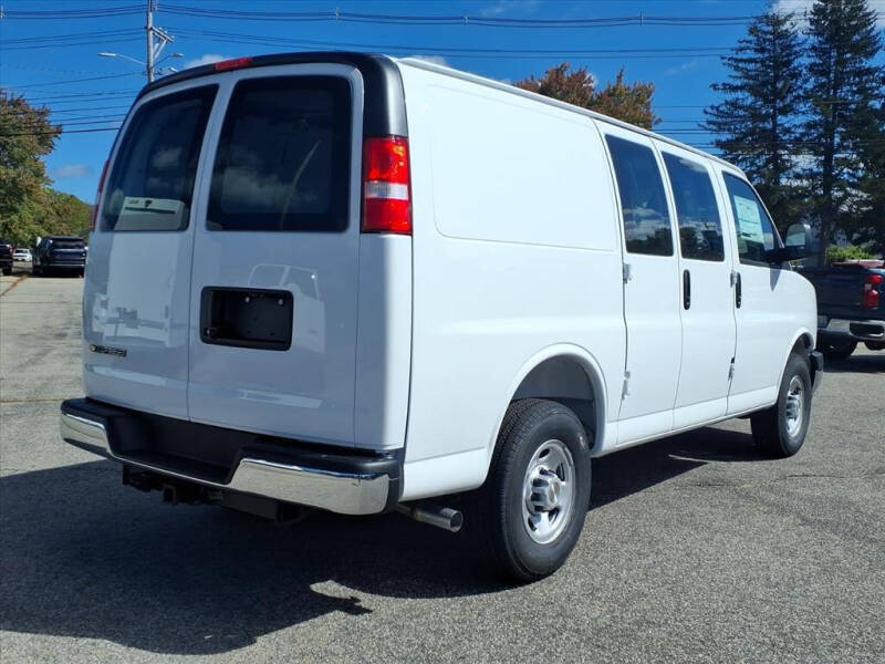 2025 Chevrolet Express 2500