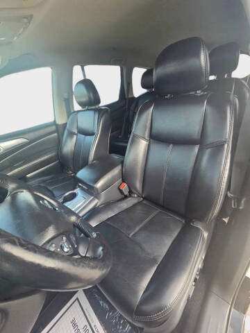 2019 Nissan Pathfinder SL