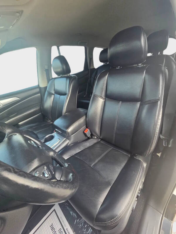 2019 Nissan Pathfinder SL