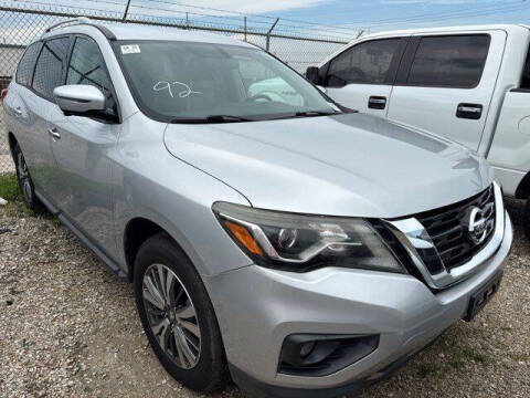 2017 Nissan Pathfinder SV
