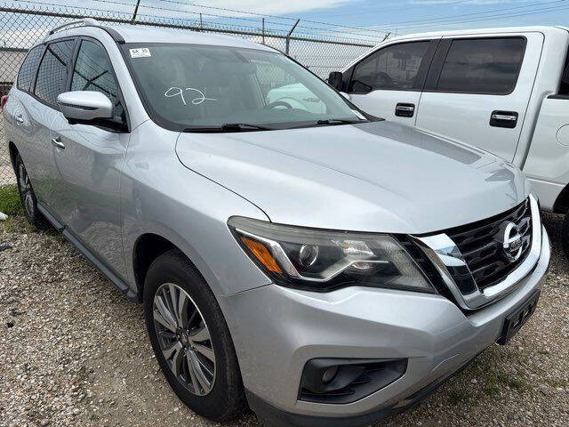 2017 Nissan Pathfinder SV