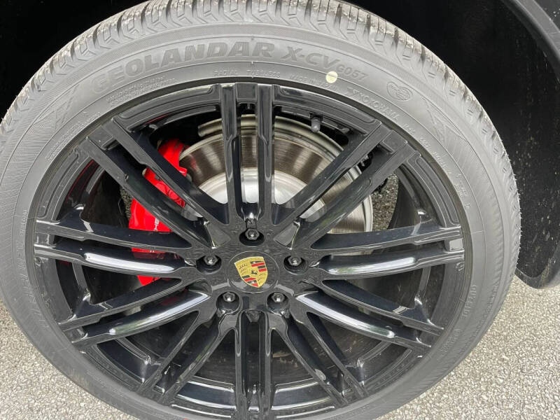 2017 Porsche Cayenne GTS