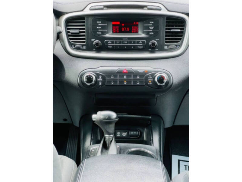 2016 Kia Sorento L