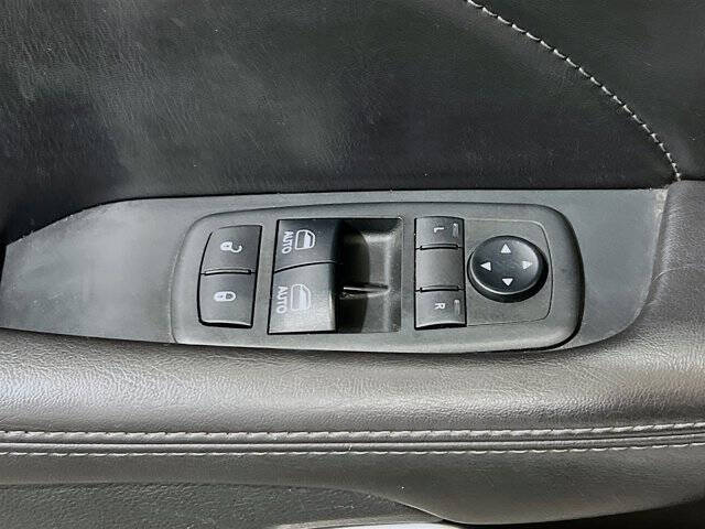 2018 Dodge Challenger SXT Plus