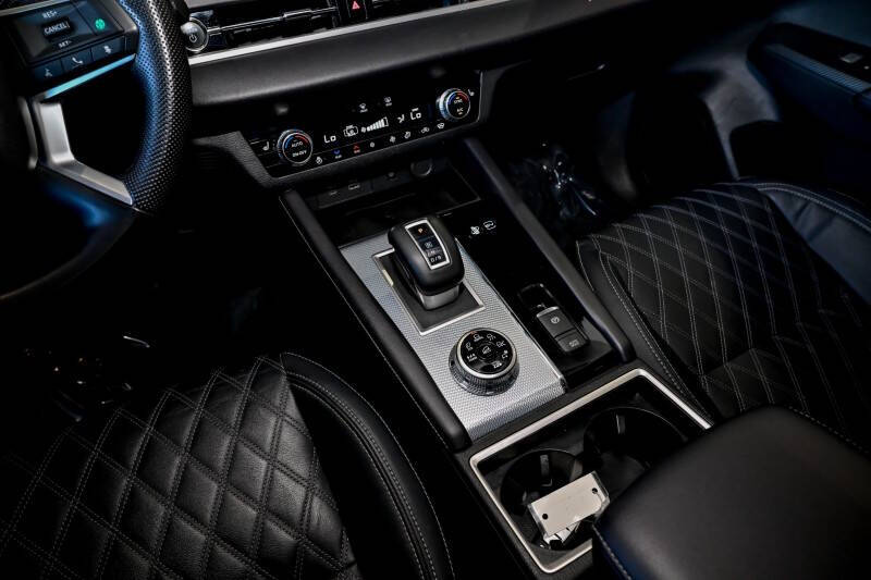 2023 Mitsubishi Outlander PHEV 40th Anniversary