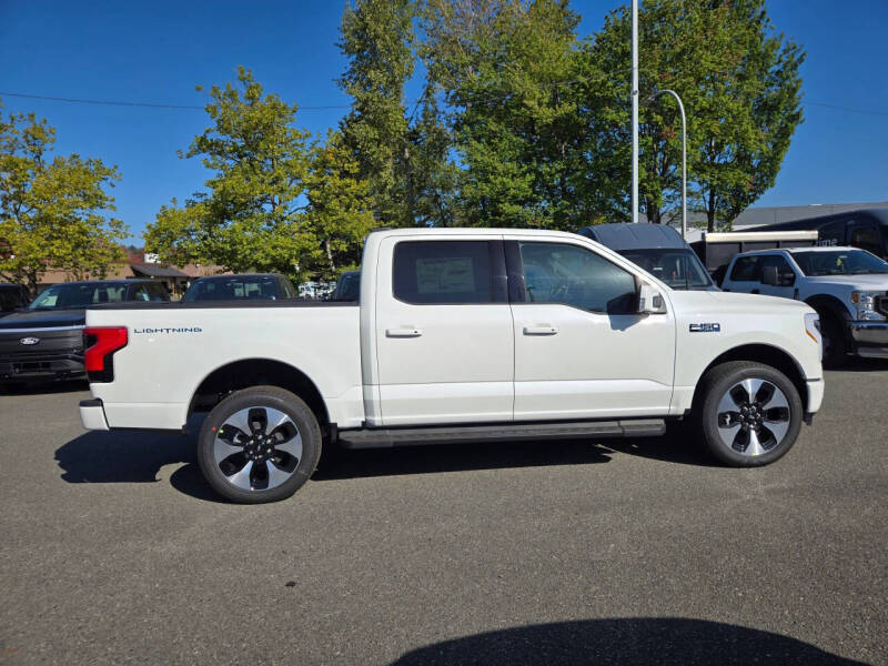 2025 Ford F-150 Lightning Platinum