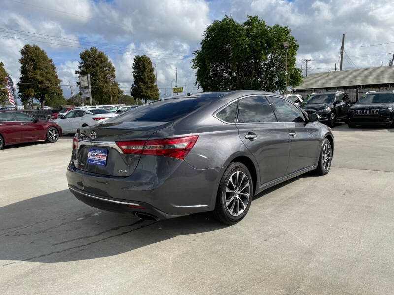 2016 Toyota Avalon XLE Plus photo 5