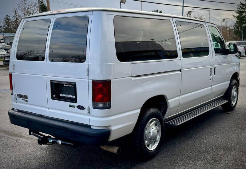 2013 Ford E-Series E-350 SD XLT