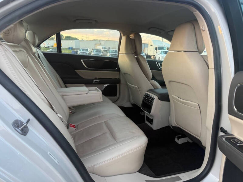2019 Lincoln Continental Select