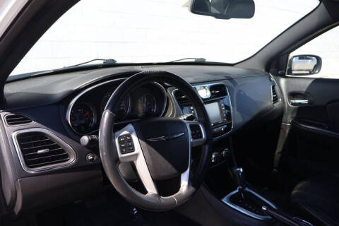 2013 Chrysler 200 Limited