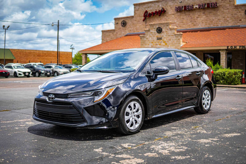 2023 Toyota Corolla LE's photo