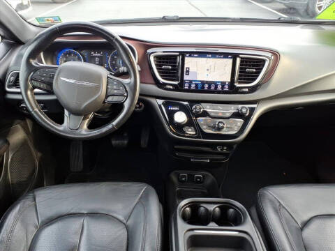 2020 Chrysler Pacifica Touring L