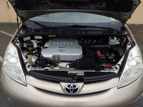 2007 Toyota Sienna LE 8-Passenger