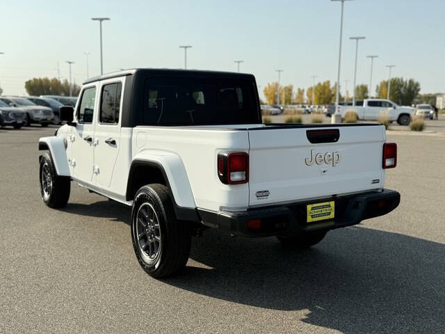 2023 Jeep Gladiator Overland