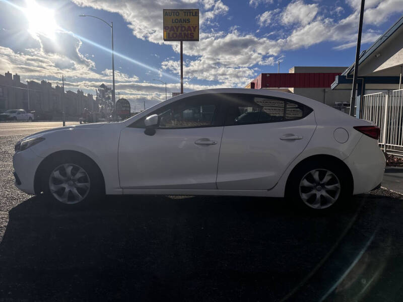 2015 Mazda MAZDA3 i Sport